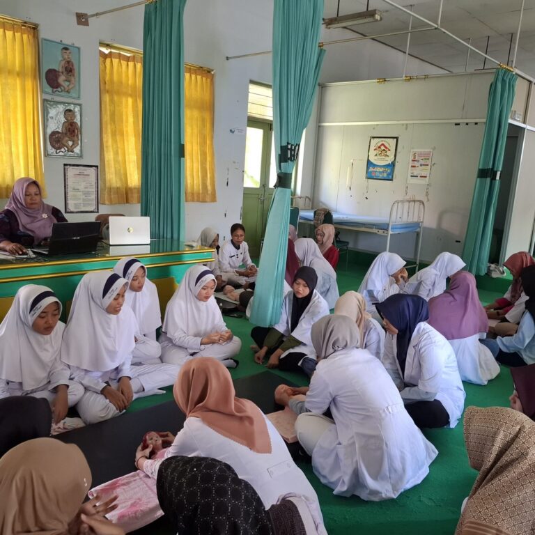 Kegiatan Laboratorium Mentoring Kakak Tingkat dalam Praktek Baby SPA di STIKES Ganesha Husada: Wadah Belajar Praktis bagi Mahasiswa Kegiatan Laboratorium Mentoring Kakak Tingkat dalam Praktek Baby SPA di STIKES Ganesha Husada: Wadah Belajar Praktis bagi Mahasiswa